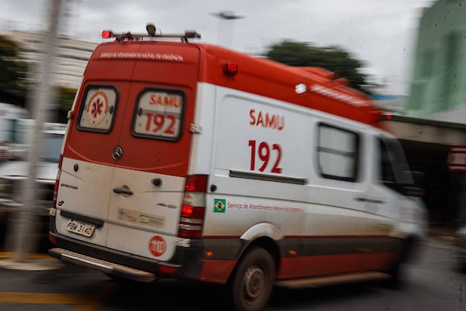 Ambulância - Metrópoles