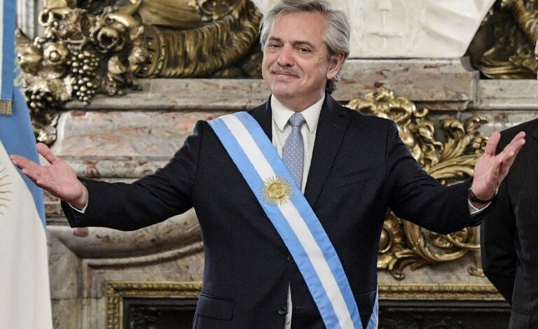 O presidente da Argentina, Alberto Fernández, pouco depois de receber a faixa presidencial - 10/12/2019