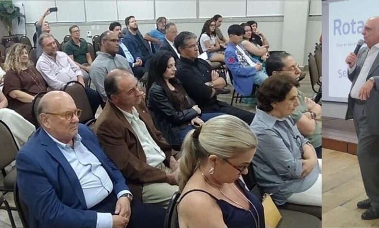 Cesar Romão fala sobre Inteligência Artificial em palestra ministrada no Rotary Morumbi em São Paulo